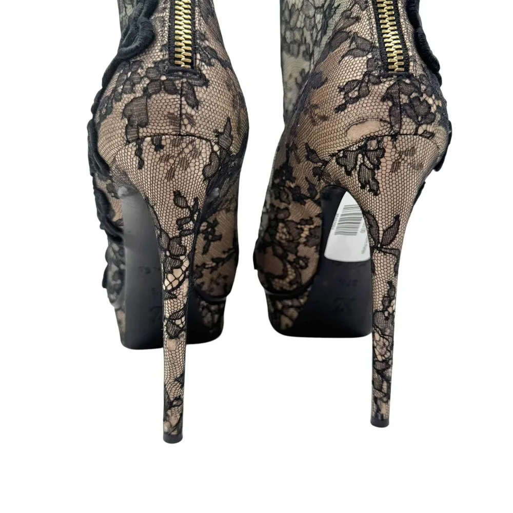 Louis Vuitton Lace Heeled Peep-Toe Platform Pumps